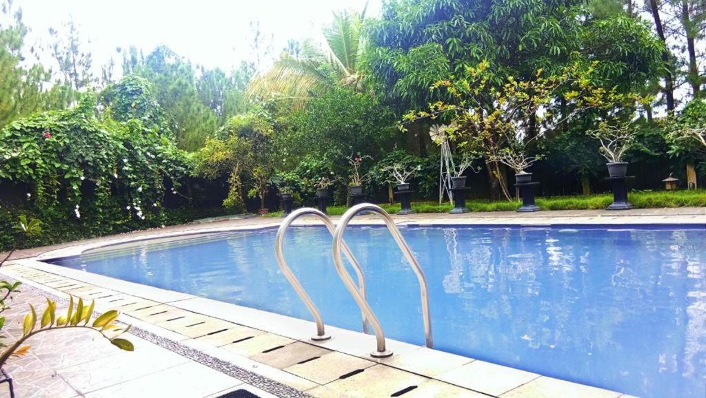 Villa Gathering Yuni Syahla Citaringgul Luaran gambar