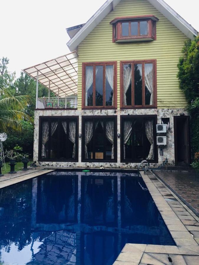 Villa Gathering Yuni Syahla Citaringgul Luaran gambar
